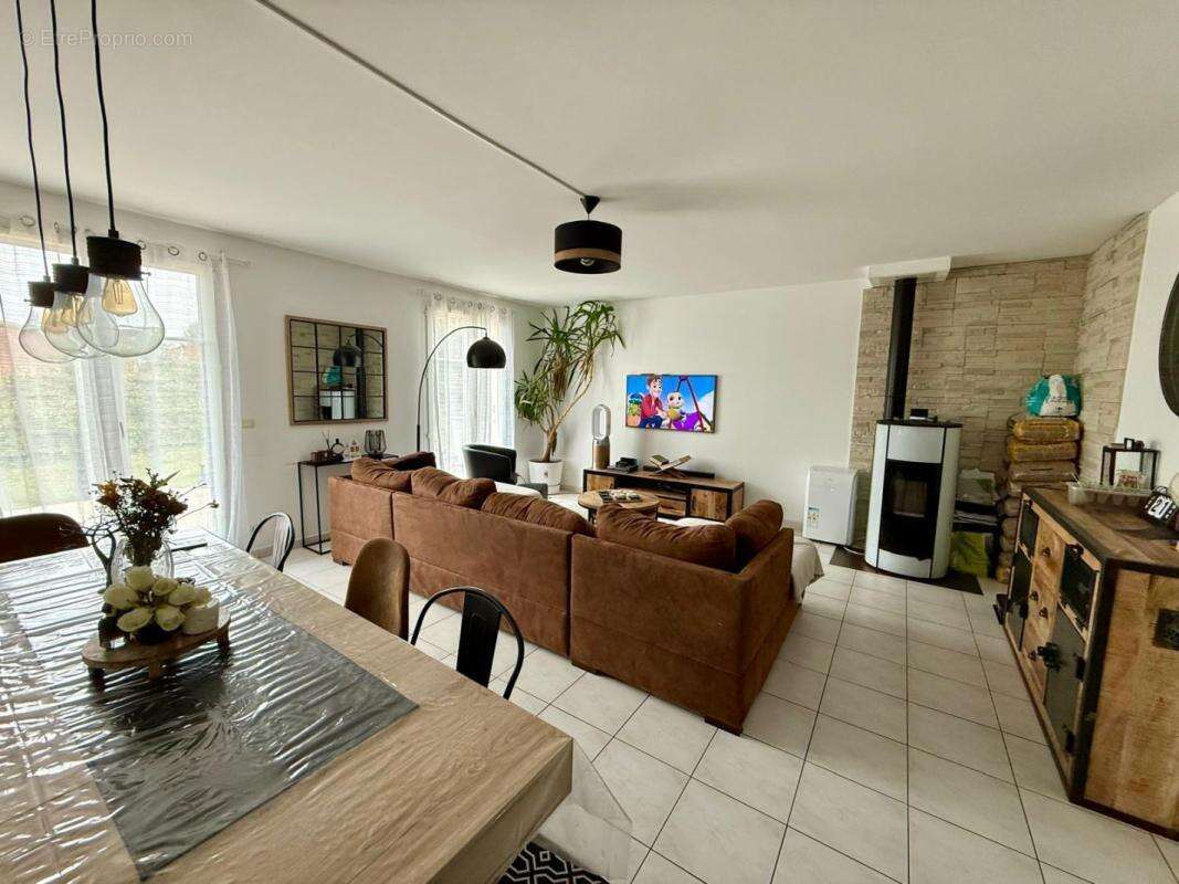 Maison à VILLECRESNES