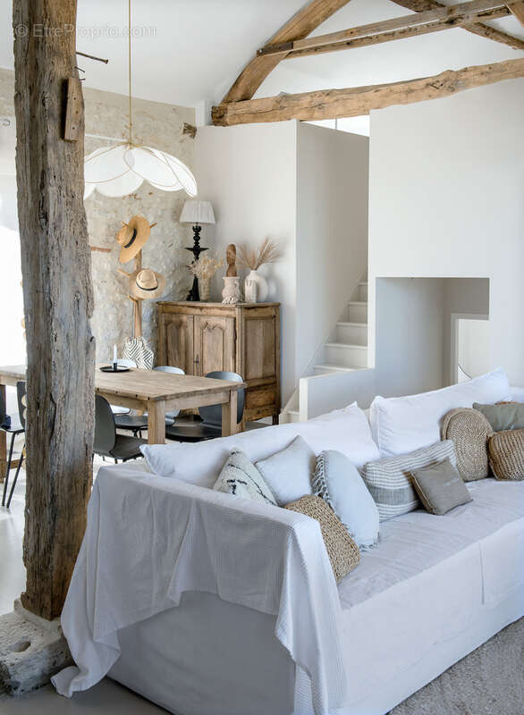 Maison à SAVIGNAC-SUR-LEYZE