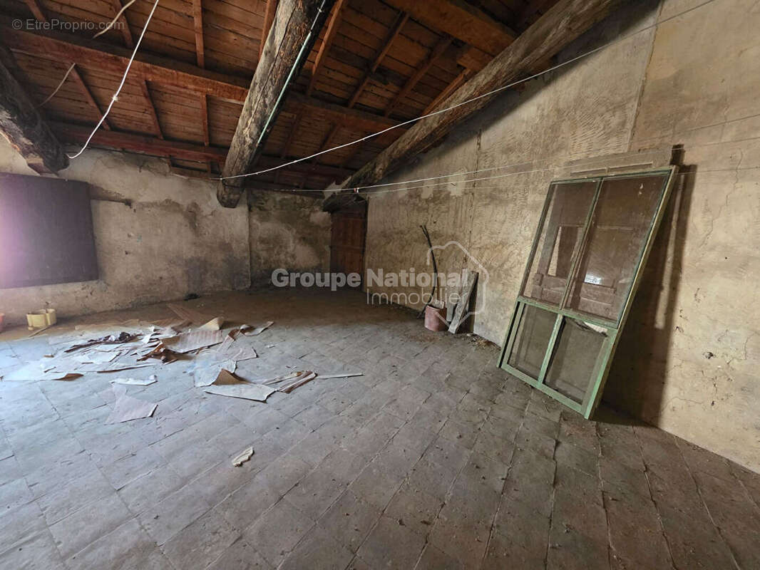 Exclusivité - Maison de ville - A rénover - photo 5