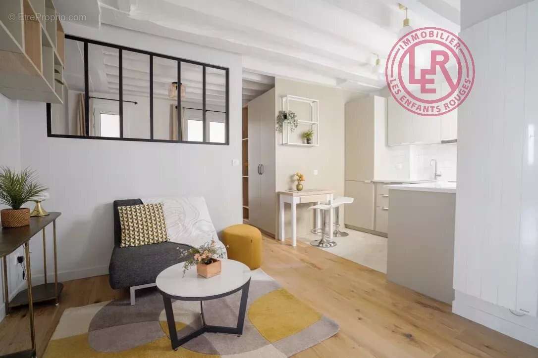 Appartement à PARIS-3E
