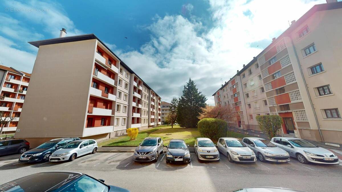 Photo 1 - Appartement à VILLEURBANNE