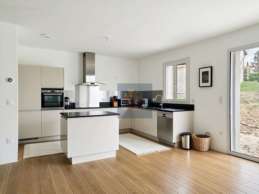 Maison à MORAINVILLIERS