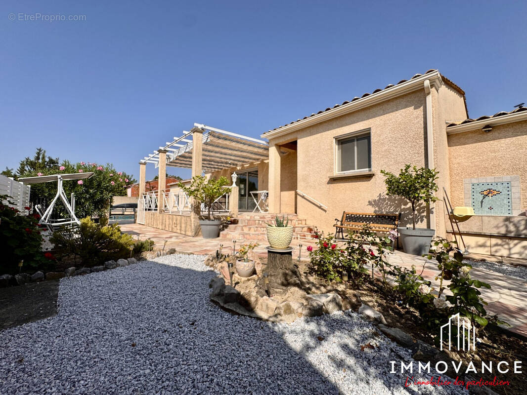 Maison à SAINT-FELIX-DE-LODEZ