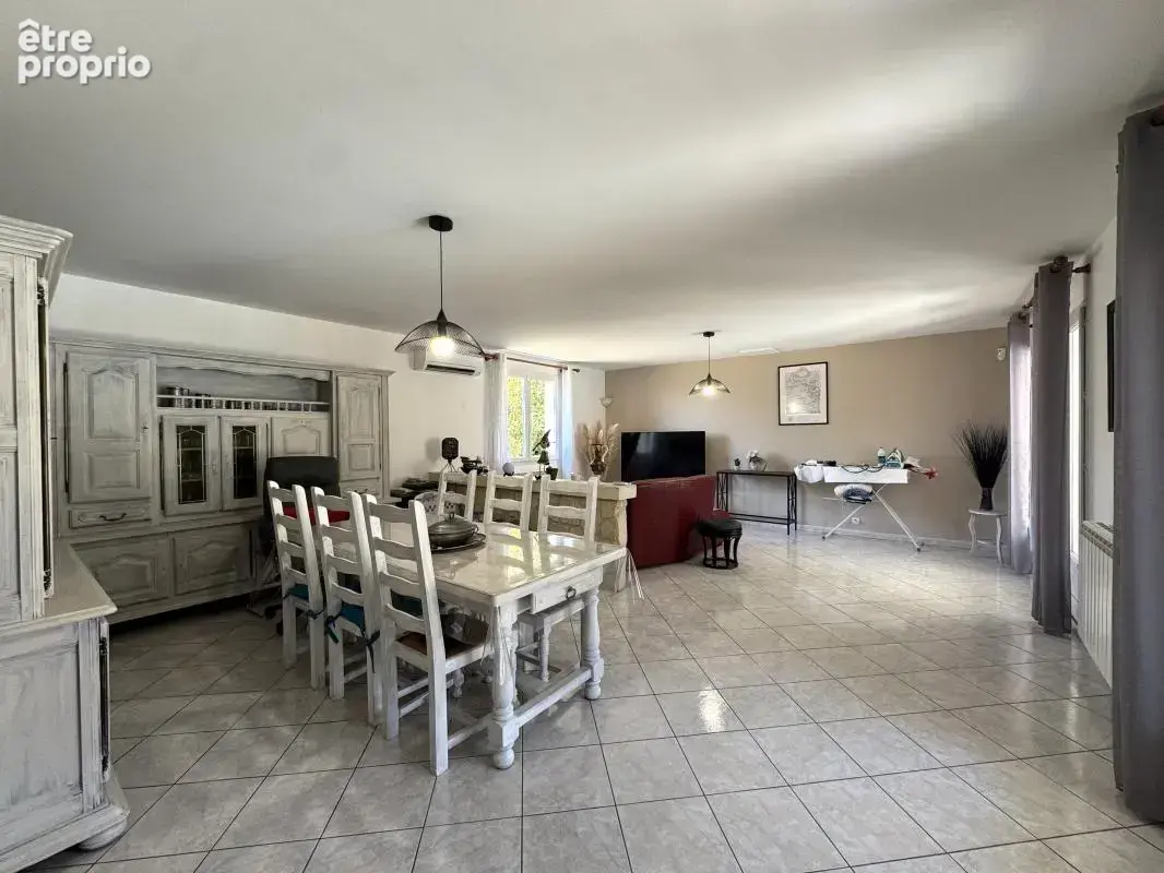 Maison avec piscine et grand terrain - Gigean - photo 4