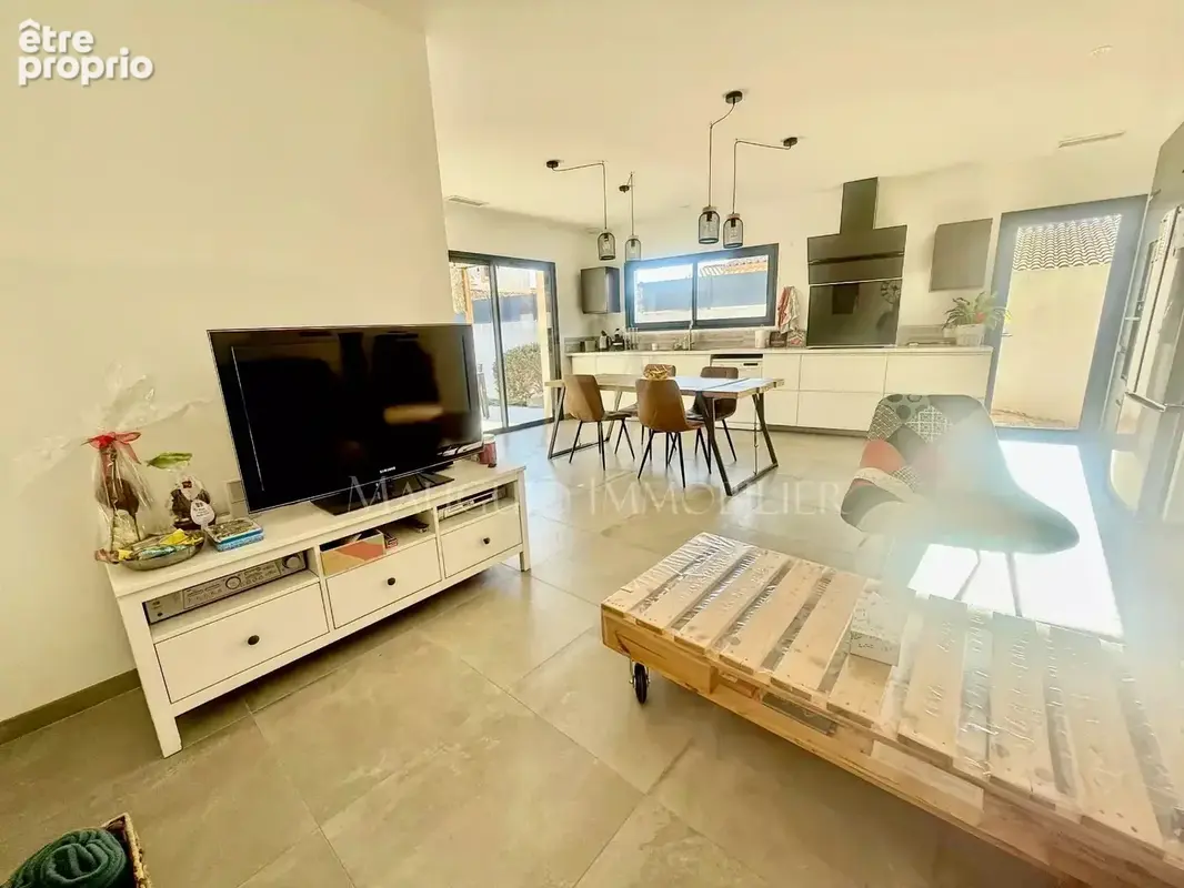 Maison de plain-pied F4 - Garage - Stationnements - photo 7
