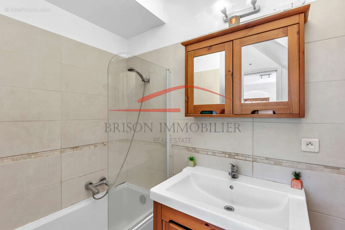 Appartement à LA COLLE-SUR-LOUP