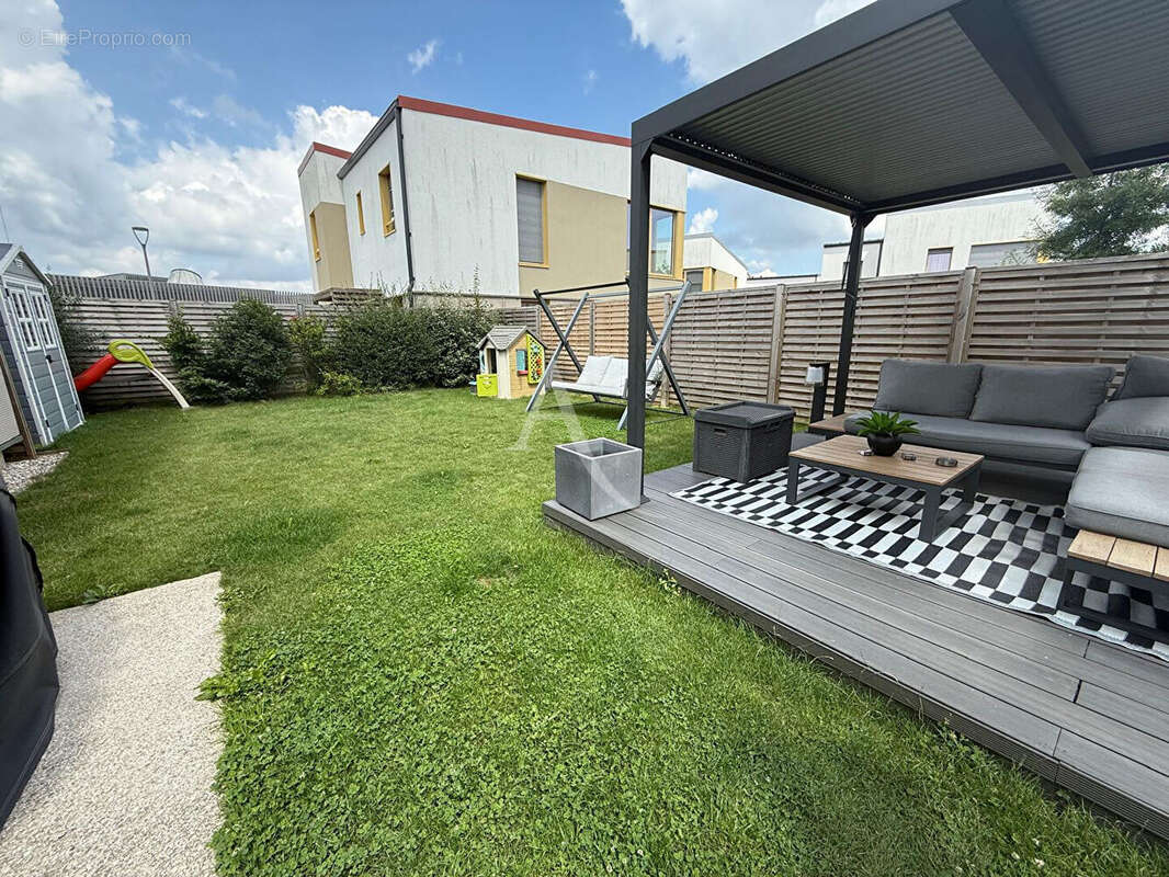 Maison à BUSSY-SAINT-GEORGES