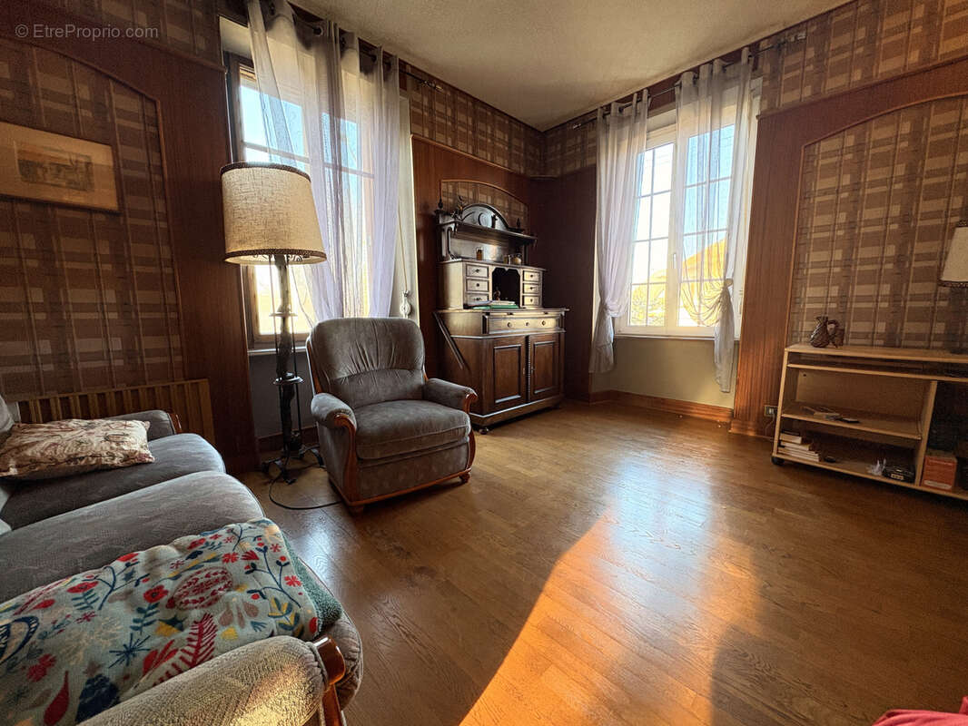 Maison à MONTREUX-VIEUX