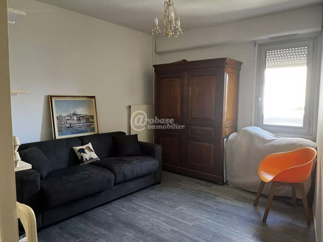 Appartement à MARSEILLE-1E