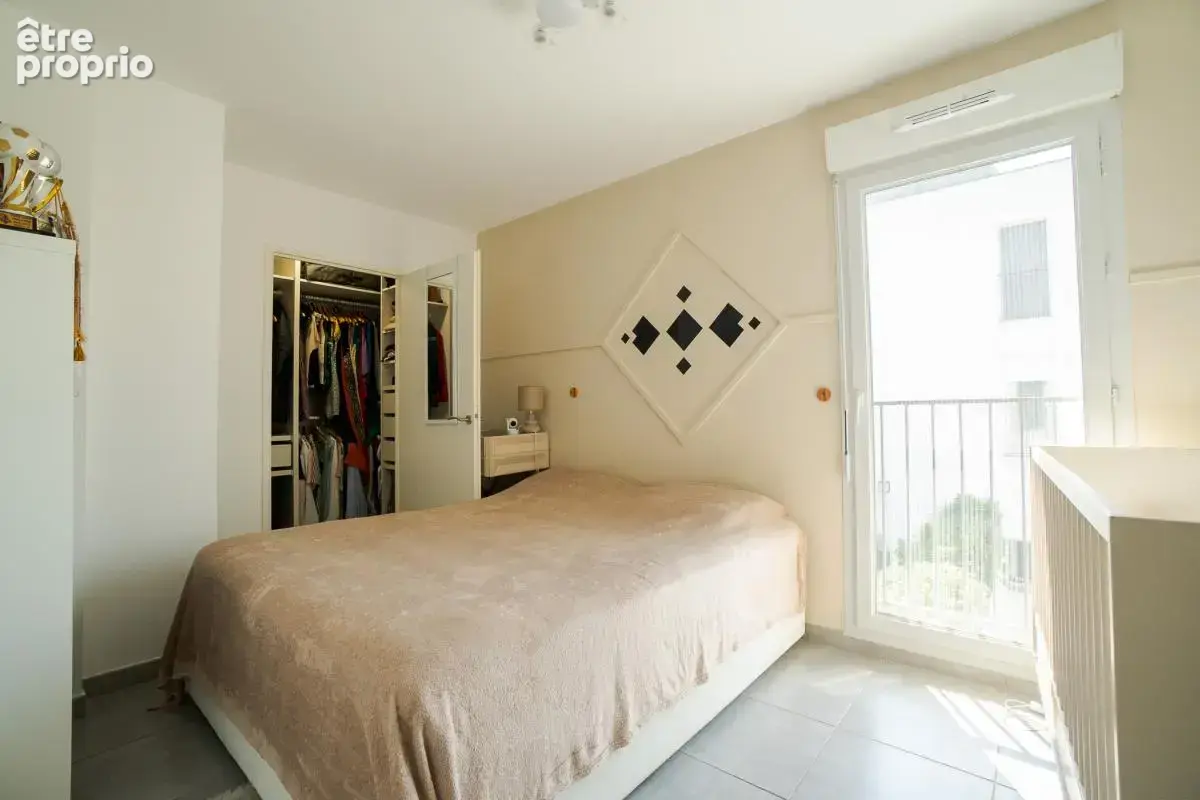 75 m² en dernier étage à la Soie ! - photo 6