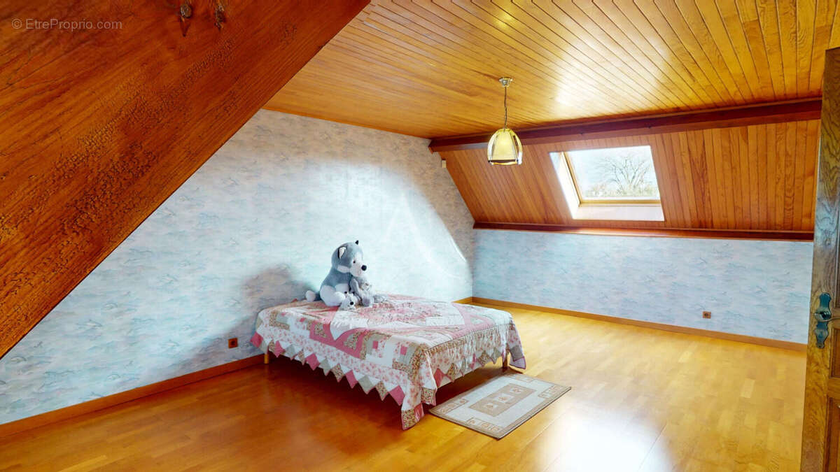 Maison familiale avec entrepôt indépendant : un bien rare aux multiples possibilités - photo 14
