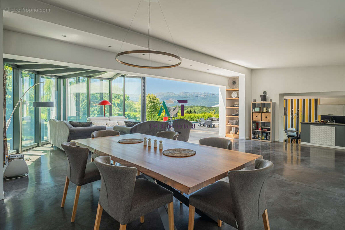 Maison à VAULNAVEYS-LE-HAUT