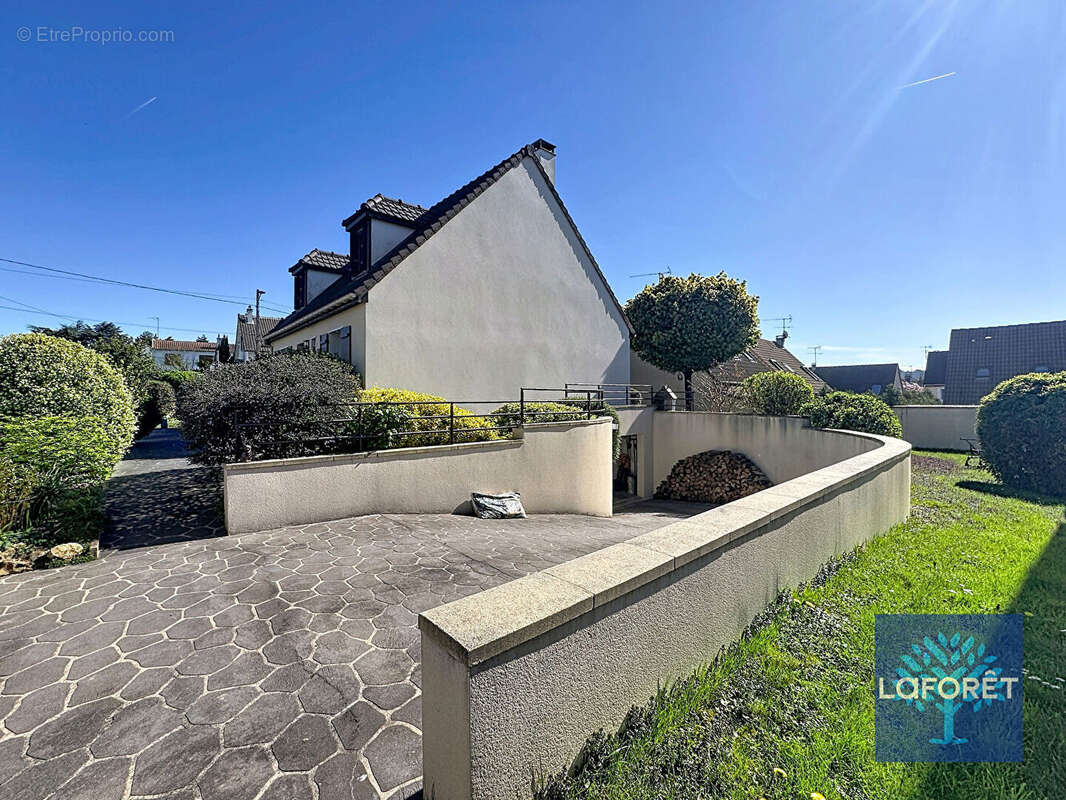 Maison à CHILLY-MAZARIN