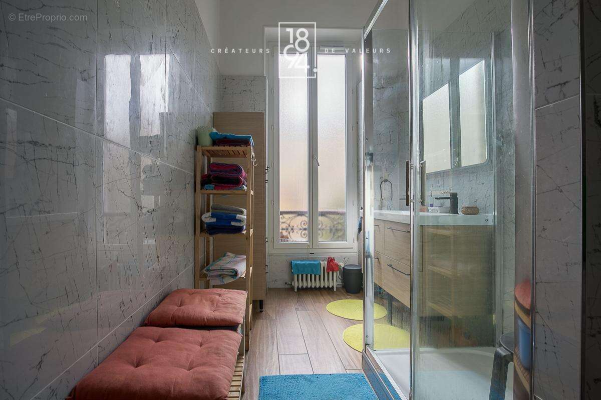 Appartement à MARSEILLE-6E