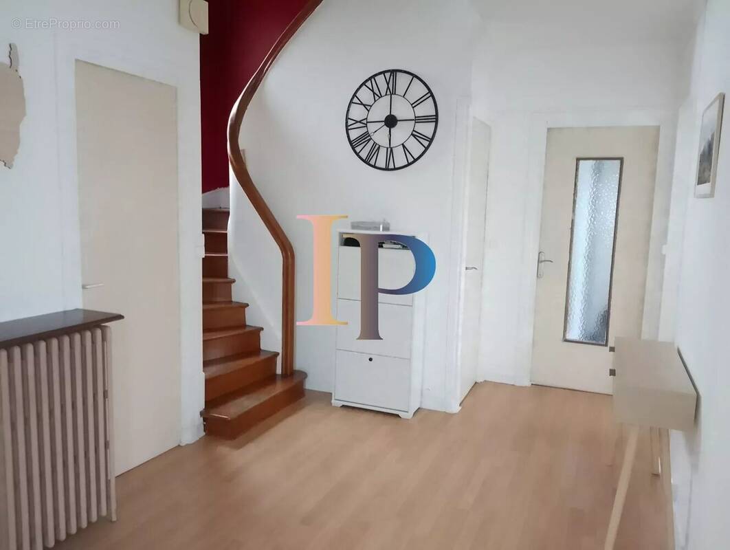 Maison à LA CLAYETTE