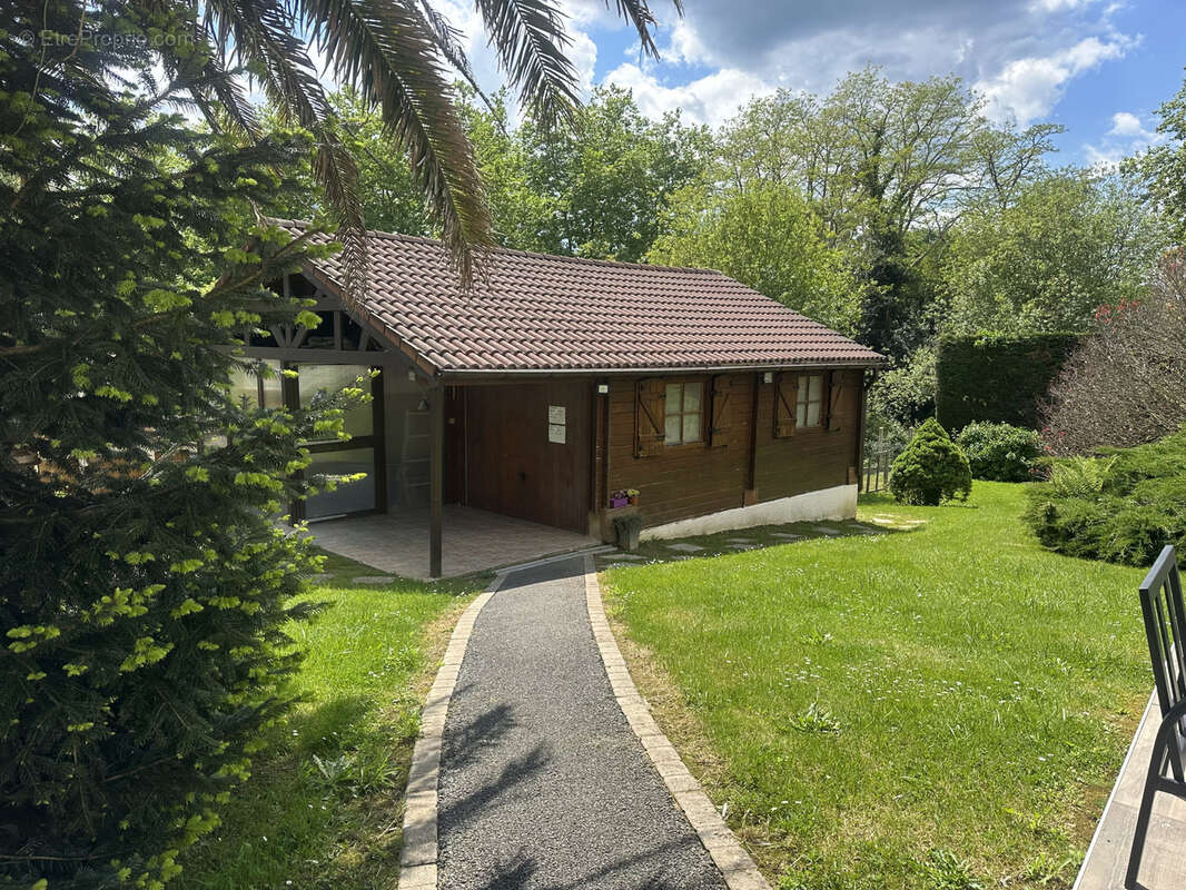 Maison à URT