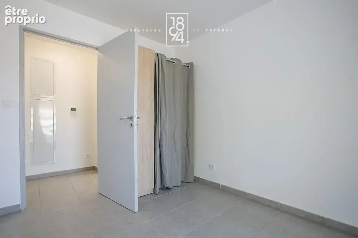 Appartement T3 à vendre Marseille 5ème (13005) I 54 m2 I Terrasse de 46 m2 I SAINT-PIERRE - photo 7