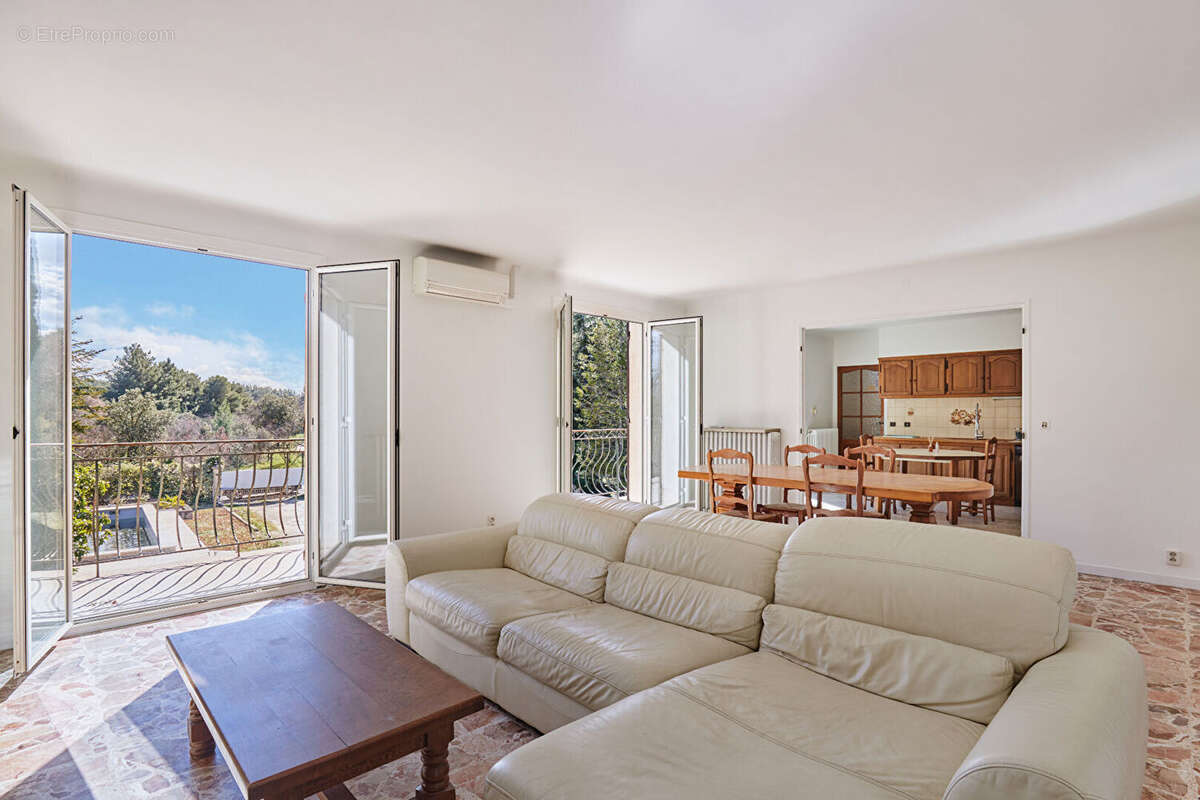 Maison à SAINT-CANNAT