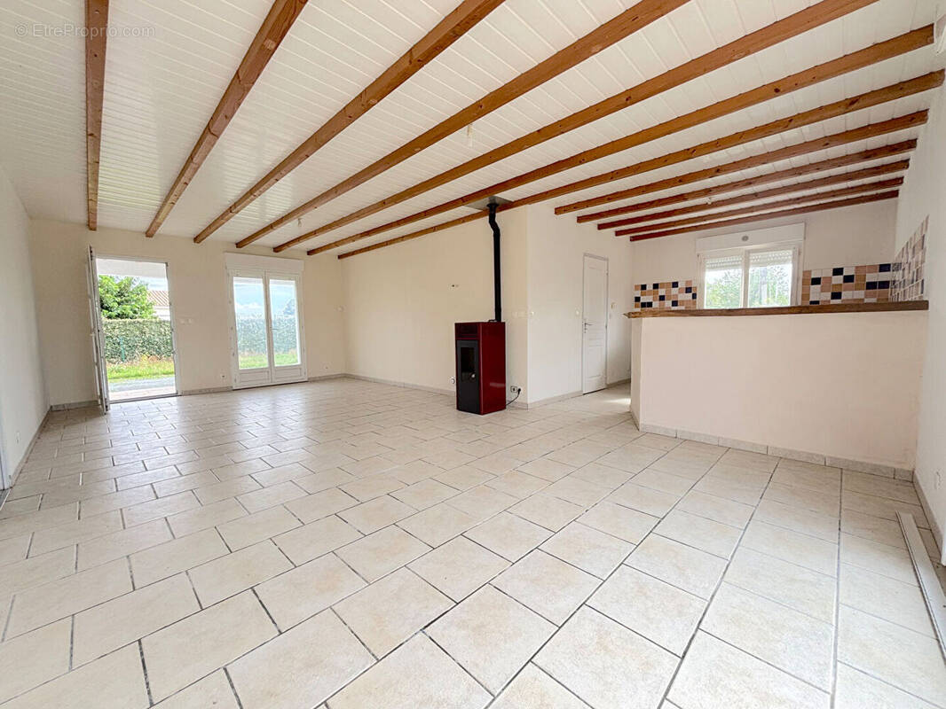 Maison à CORME-ROYAL