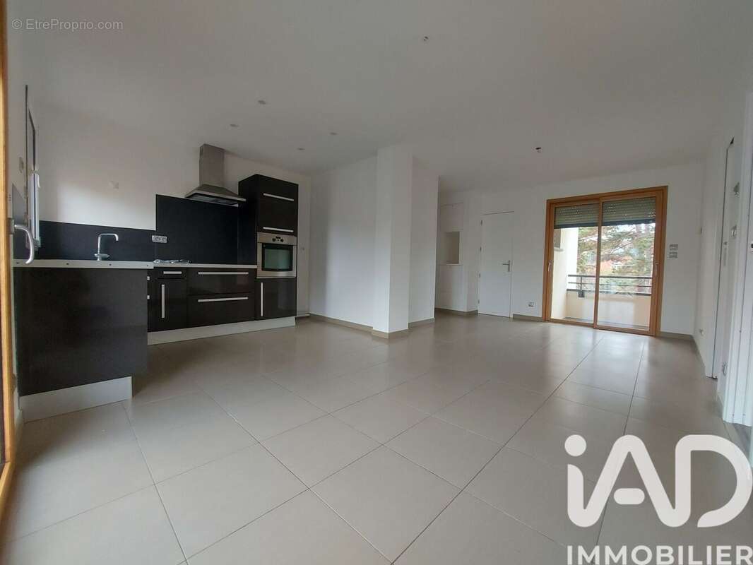 Appartement 52 m² à Croix  - photo 4