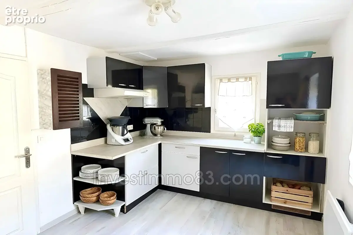 Maison 7 pièces 200 m² à vendre à Pourrieres (83910) - photo 6