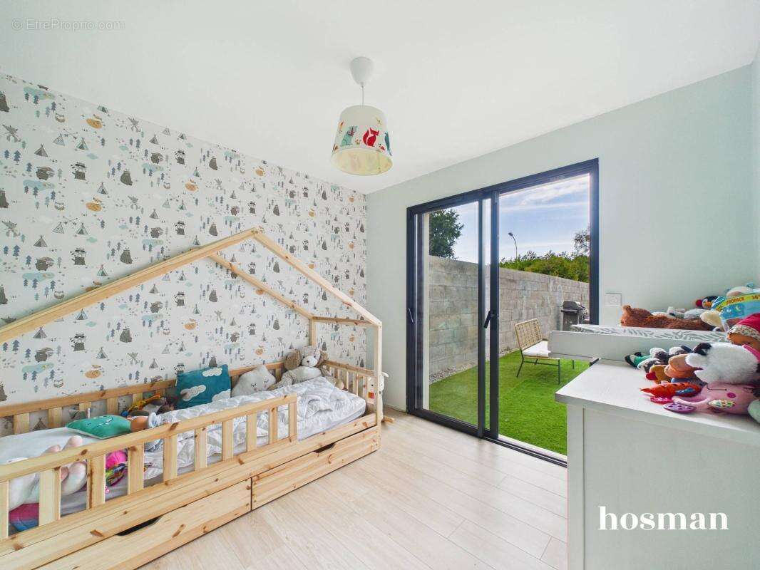Belle maison de plain-pied avec 4 chambres avec jardin et piscine - En impasse, aux Sorinières - photo 13