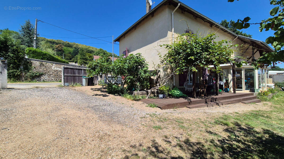 Maison à BEVENAIS