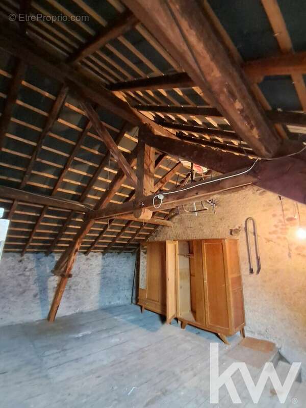 Maison à SAINT-GERVAIS-D'AUVERGNE