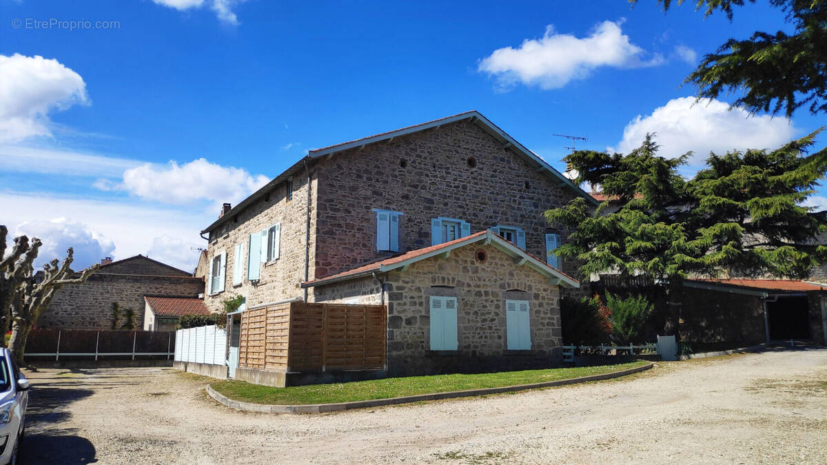 Appartement à SOUCIEU-EN-JARREST