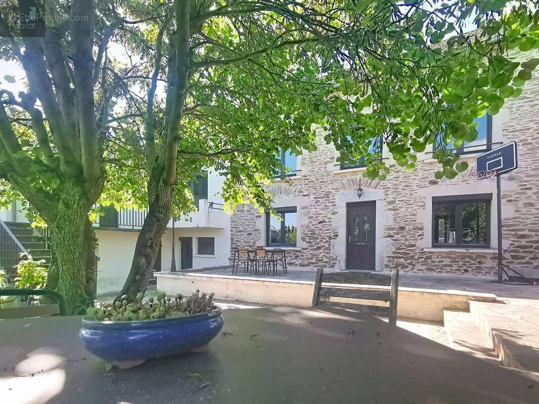 Maison à BARAQUEVILLE