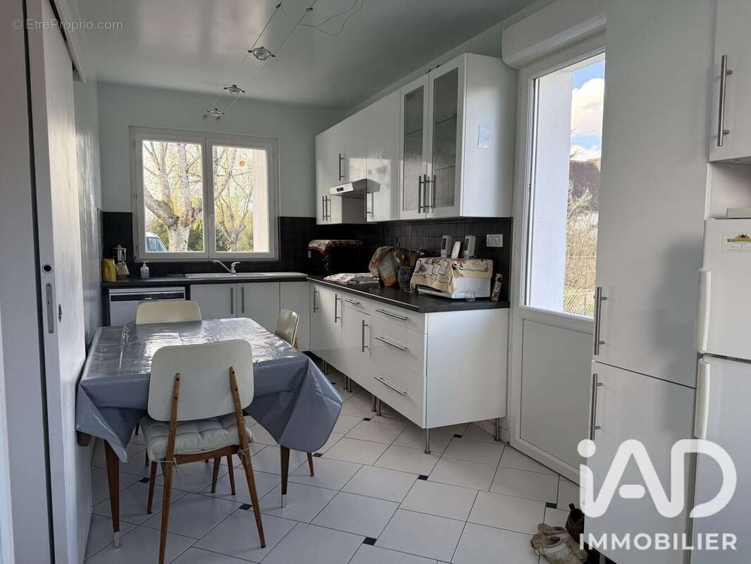 Maison 86 m² à Varennes  - photo 6