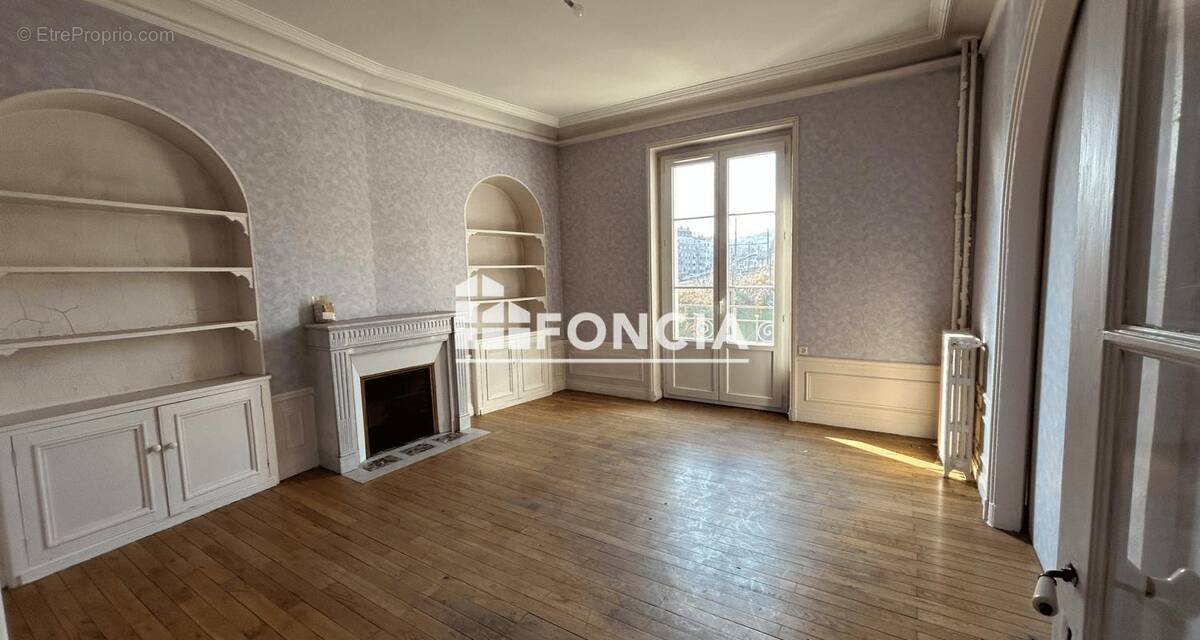 Appartement à SAINT-ETIENNE