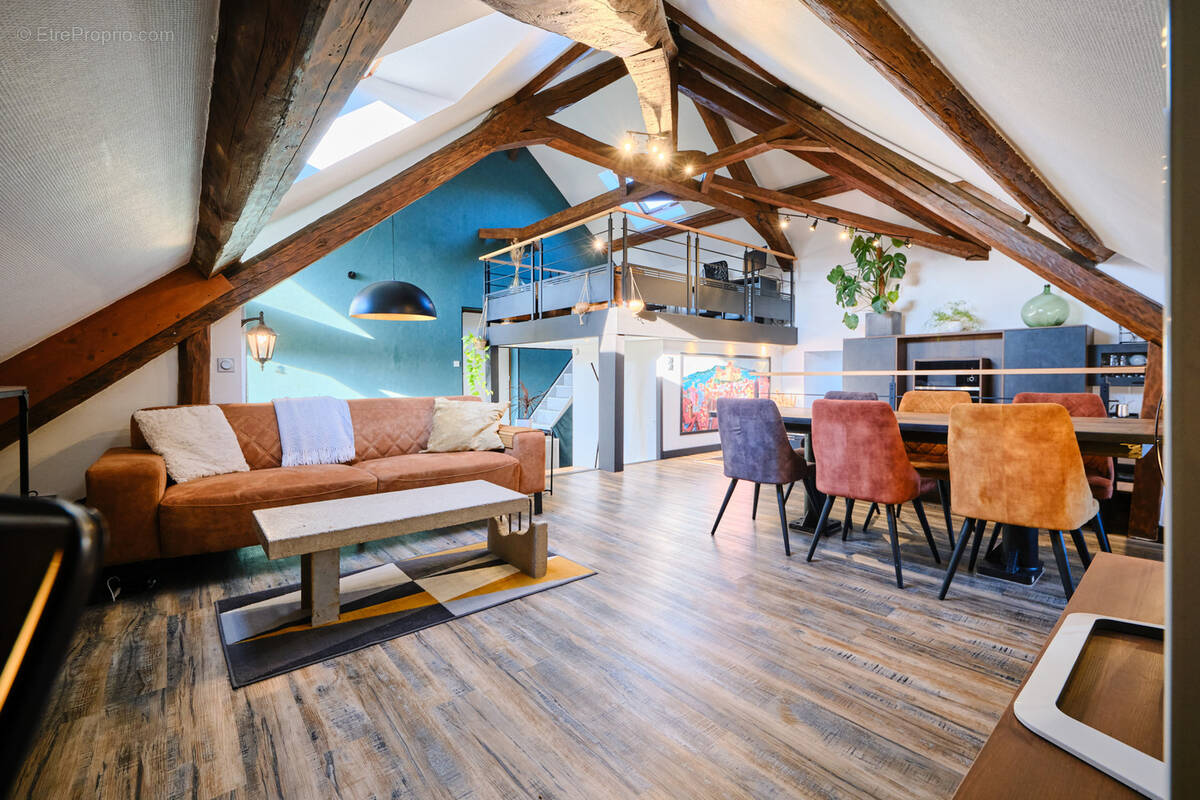 Appartement à PRINGY