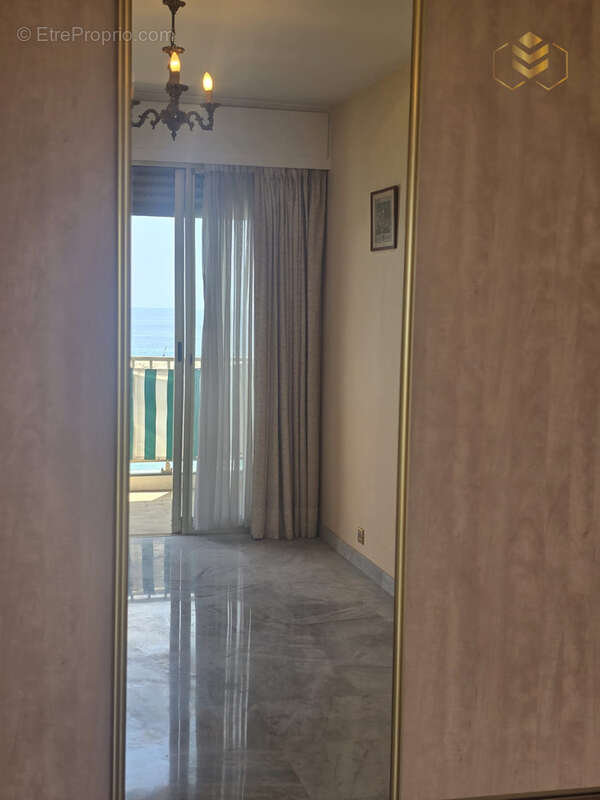 Appartement à ROQUEBRUNE-CAP-MARTIN