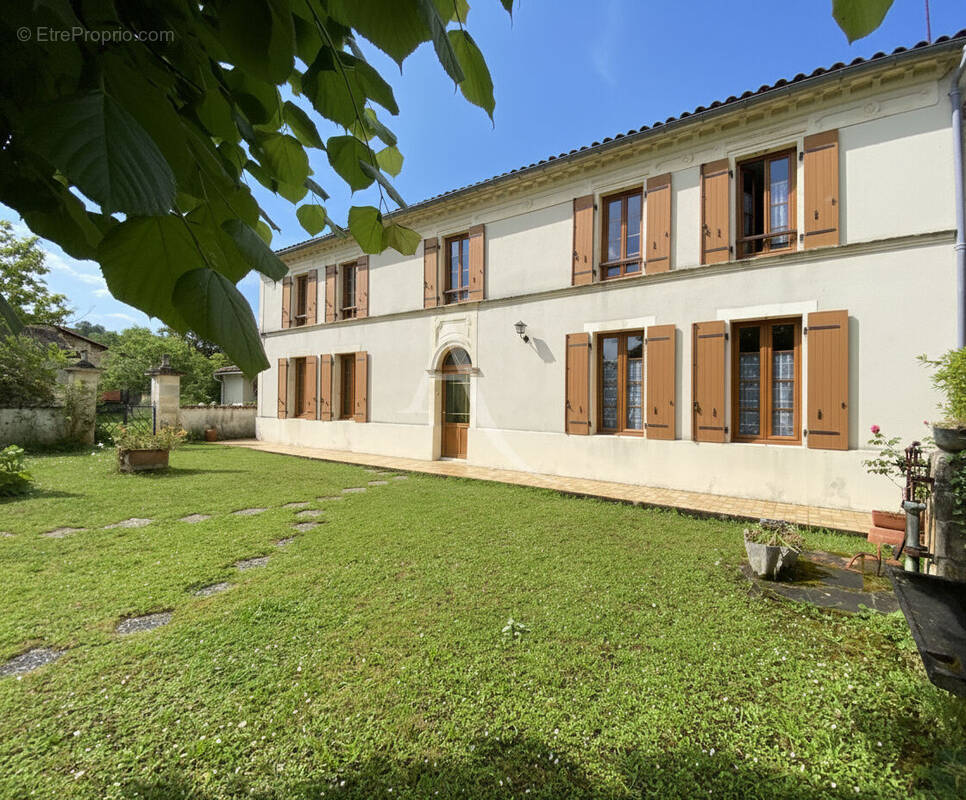 Maison à MIRAMBEAU
