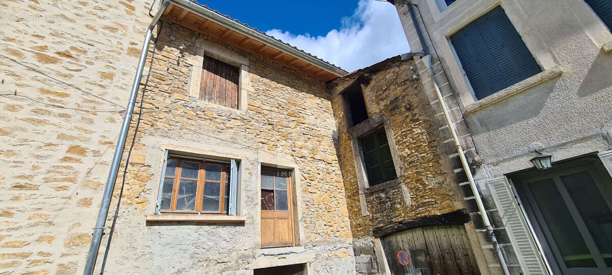 Autre à JUJURIEUX