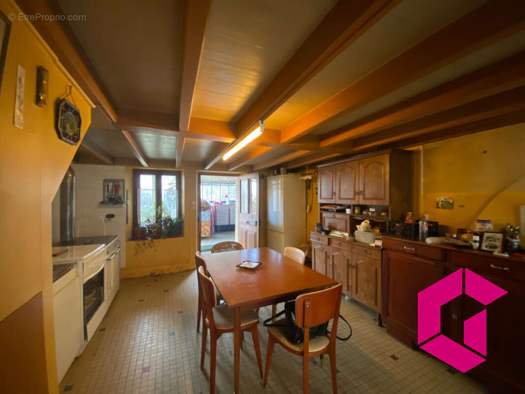 Maison à MARSAC-EN-LIVRADOIS