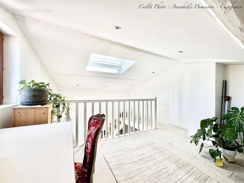 RIOM - EXCLUSIVITÉ – Maison de ville de caractère P6 entièrement rénovée avec jardin, abri et cave - photo 50