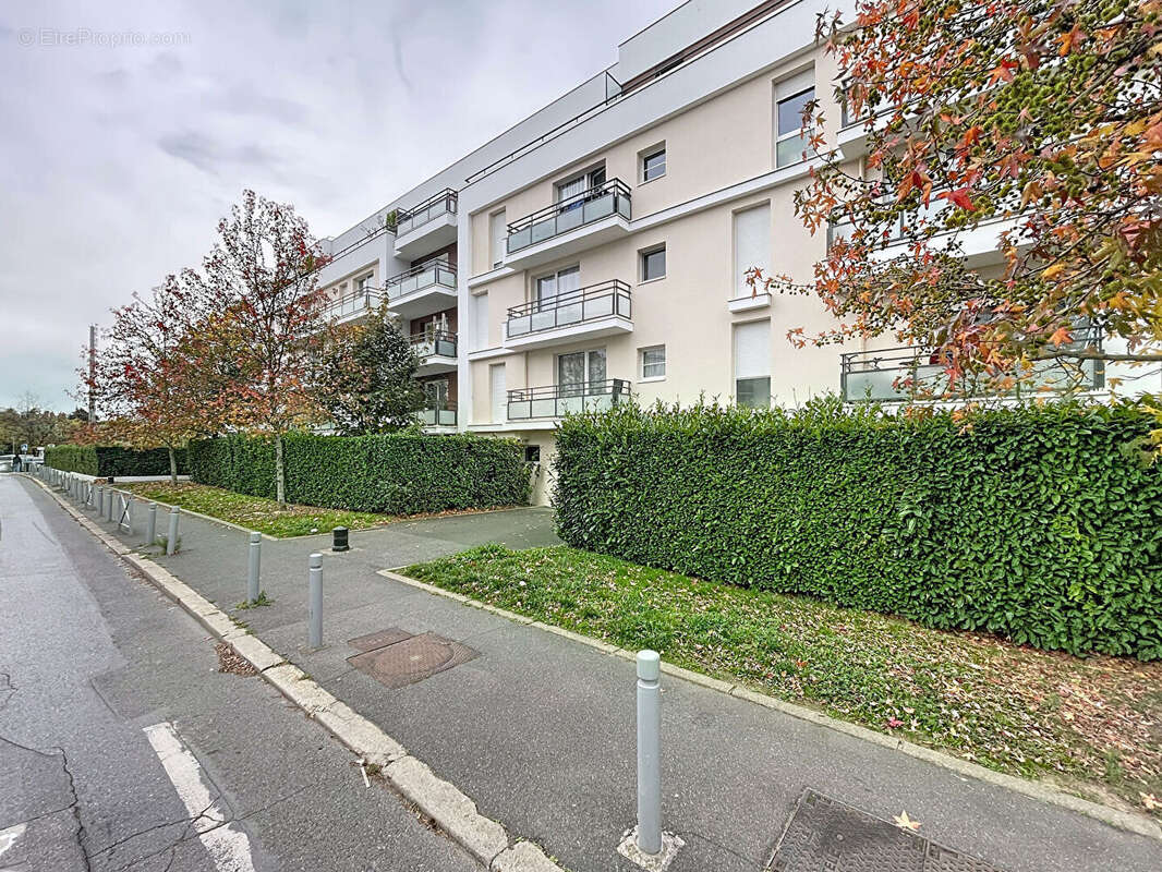 Appartement à L'HAY-LES-ROSES