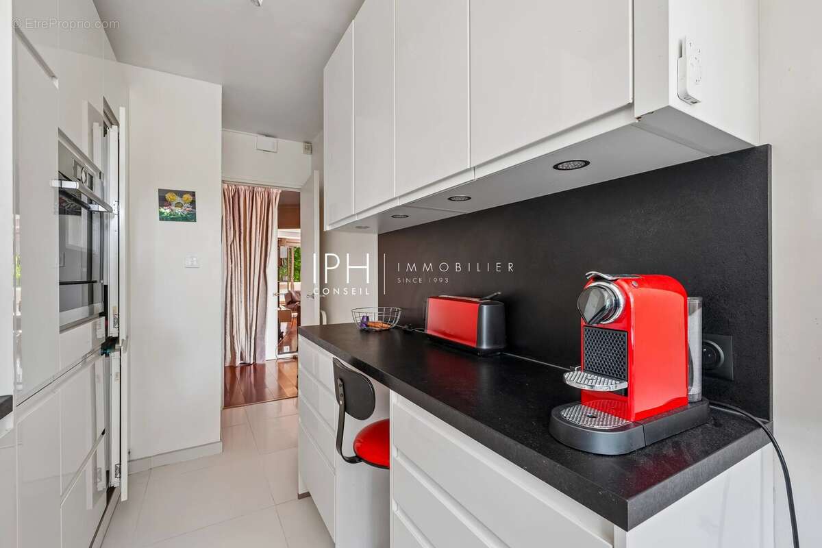 Appartement à NEUILLY-SUR-SEINE