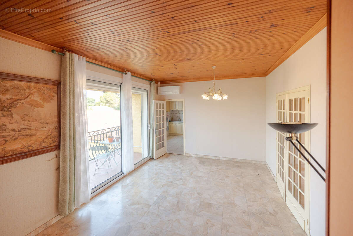 MaisonT5  avec 2 garages sur terrains clos - photo 4