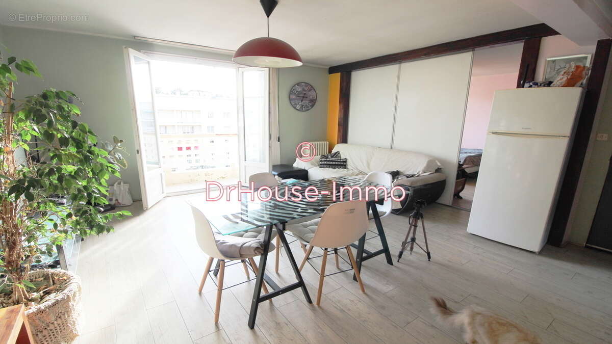 Appartement à MARSEILLE-9E