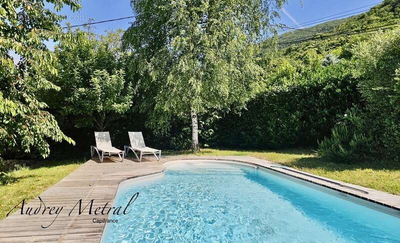 Maison en pierre avec piscine + terrain à vendre à SERRIERES EN CHAUTAGNE (73), 50 min de Genève et d'Annecy, 35 min d'Aix-les-B - photo 4