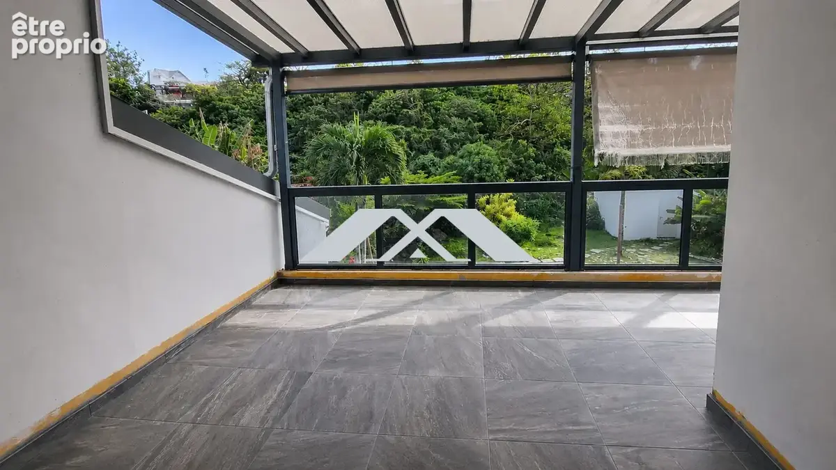 Maison 4 pièces 150 m² à vendre à Saint-Benoit (97470) - photo 3