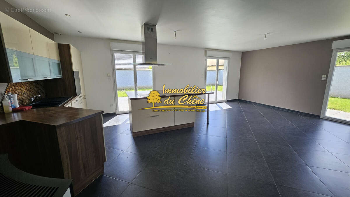 Maison 130 m² à Luxeuil-Les-Bains  - photo 4
