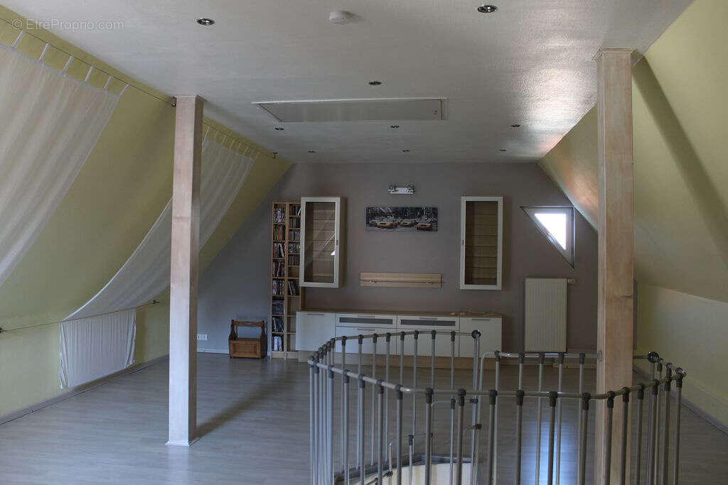 Appartement 3/4 pieces avec balcon et garage - centre ville - photo 5