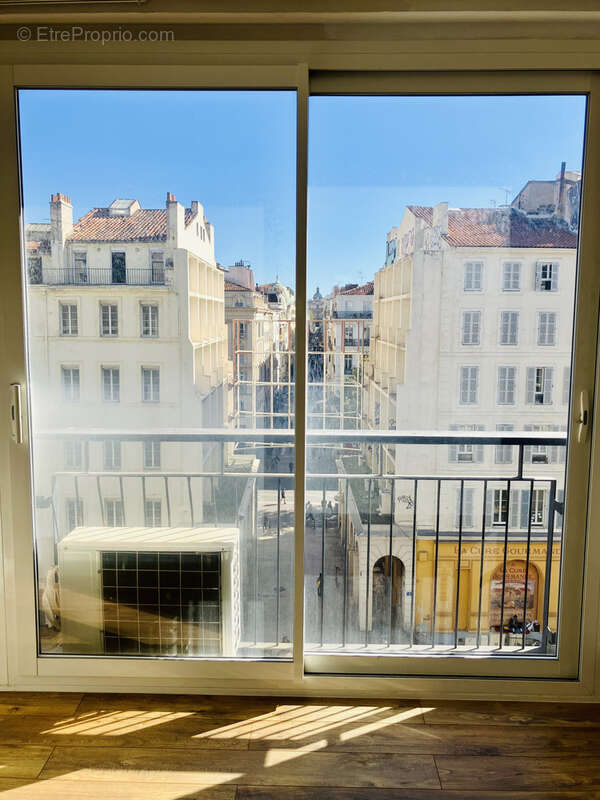 Commerce à MARSEILLE-1E