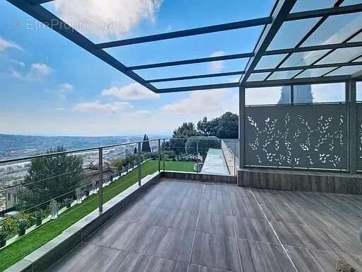 Maison à SAINT-LAURENT-DU-VAR