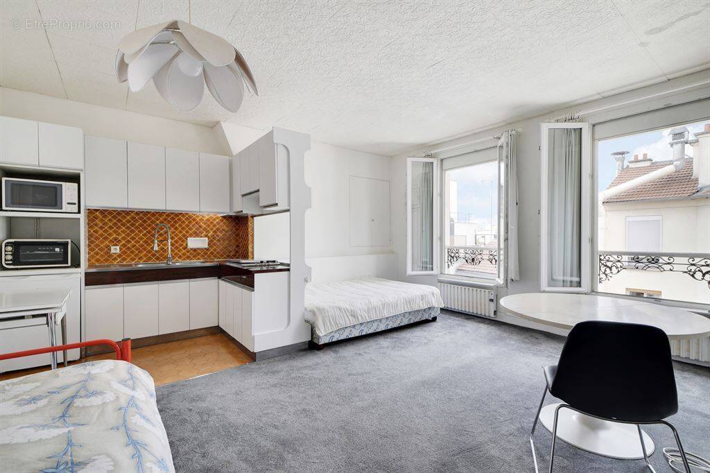 Appartement à PARIS-20E