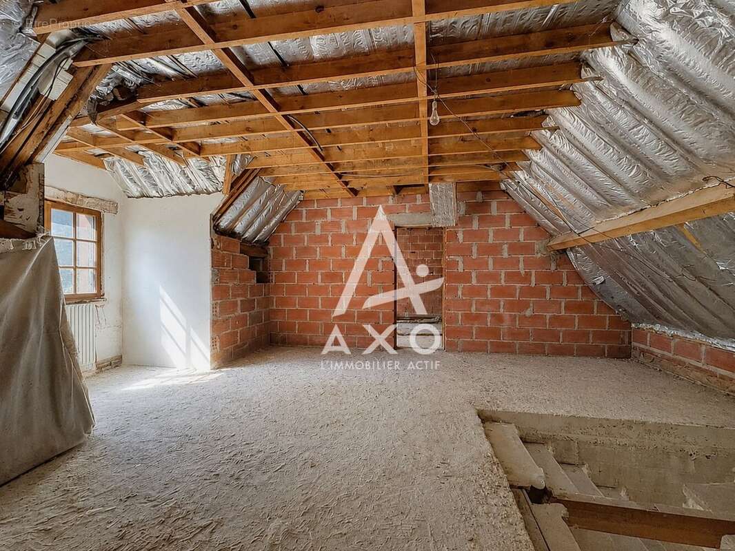 Maison familiale avec garage et dépendance - photo 10